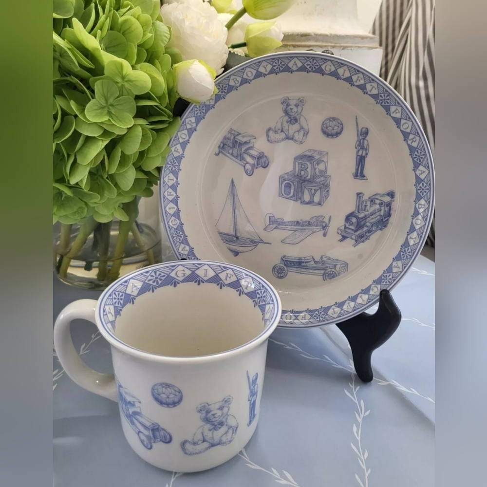 Queen's Fine Porcelain China Babt Girl 2 Piece Dinner Set Bowl And Cup Gift